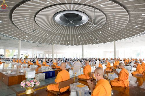 ภาพ No.104486:พิธีบุพเปตพลี ครั้งที่ 145 อุทิศบุญแด่หมู่ญาติที่ล่วงลับไปแล้ว และสืบทอดอายุพระพุทธศาสนา วันพุธที่ 27 ธันวาคม พ.ศ. 2566 (วันพระขึ้น 15 ค่ำ เดือน 12 ) ณ หอฉันคุณยายอาจารย์ฯ วัดพระธรรมกาย