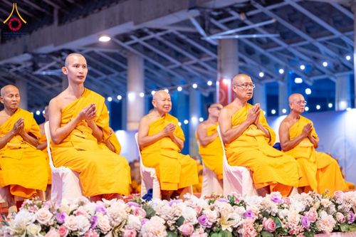 ภาพ No.187588:พิธีฉลองชัยสวดมนต์บทธัมมจักกัปปวัตนสูตร 7,000,000,000 จบ และพิธีสวดมนต์ข้ามปี วันที่ 31 ธันวาคม พ.ศ. 2567 ถึงวันที่ 1 มกราคม พ.ศ. 2568 ณ มหารัตนวิหารคด วัดพระธรรมกาย จ.ปทุมธานี