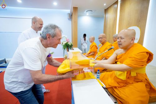 ภาพ No.270377:วันอาทิตย์ที่ 19 ตุลาคม พ.ศ. 2568 พิธีทอดกฐินสามัคคี เพื่อสถาปนากุฏิสงฆ์  น้อมถวายเป็นพุทธบูชาและบูชาธรรม แด่หลวงพ่อธัมมชโย ณ วัดพุทธเคปทาวน์  ประเทศสาธารณรัฐแอฟริกาใต้