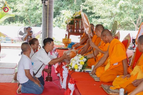 ภาพ No.169885:พิธีทอดกฐิน ณ วัดรัตนปทุม  จ.ร้อยเอ็ด ในโครงการกฐินสามัคคีทั่วไทย 30,000 วัด บูชาธรรม 80 ปี หลวงพ่อธัมมชโย โดยคณะศิษยานุศิษย์วัดพระธรรมกาย วันที่ 26 ตุลาคม พ.ศ. 2567