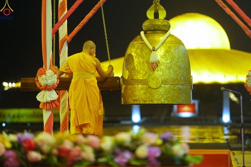 ภาพ No.83982:พิธีสวดมนต์บทธัมมจักกัปปวัตตนสูตร ครบ 5,481,000,000 จบ ในวันอาทิตย์ที่ 2 กรกฎาคม พ.ศ. 2566 ณ วัดพระธรรมกาย