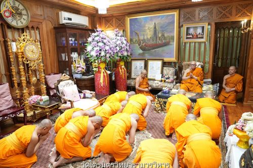 ภาพ No.145838:คณะสงฆ์วัดพระธรรมกาย ทำวัตรพระผู้ใหญ่ ในเทศกาลเข้าพรรษา วันจันทร์ที่ 22 กรกฎาคม พ.ศ. 2567