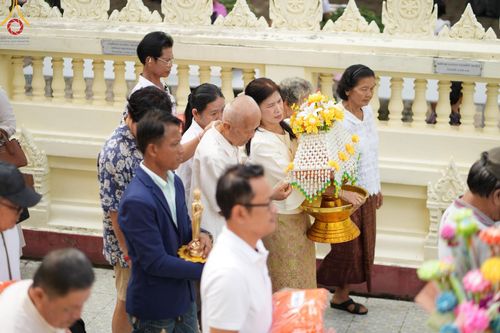 ภาพ No.163245:โครงการกฐินสามัคคีทั่วไทย 30,000 วัด บูชาธรรม 80 ปี หลวงพ่อธัมมชโย โดย คณะศิษยานุศิษย์วัดพระธรรมกาย ณ วัดประดิษฐ์ธรรม จ.สระบุรี วันที่ 19 ตุลาคม พ.ศ. 2567
