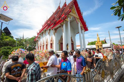 ภาพ No.169977:พิธีทอดกฐิน ณ วัดเขาสมอระบัง จ.เพชรบุรี ในโครงการกฐินสามัคคีทั่วไทย 30,000 วัด บูชาธรรม 80 ปี หลวงพ่อธัมมชโย โดยคณะศิษยานุศิษย์วัดพระธรรมกาย วันที่ 26 ตุลาคม พ.ศ. 2567