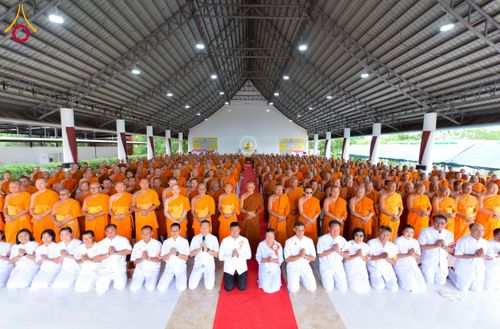 ภาพ No.230498:วันอาทิตย์ที่ 29 มิถุนายน พ.ศ. 2568  งานสัมมนาคณะสงฆ์จังหวัดอำนาจเจริญ โครงการกฐินสามัคคีทั่วไทย 30,000 วัด บูชาธรรม 81 ปี หลวงพ่อธัมมชโย และพิธีถวายสังฆทาน 409 วัด ครบรอบ 9 ปี ณ ธุดงคสถานอำนาจเจริญ