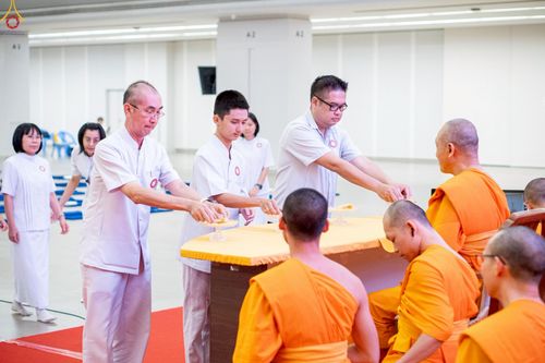 ภาพ No.246511:วันที่ 17 กันยายน พ.ศ. 2568 พิธีรับดวงแก้วนักเรียนบาลี "ดวงแก้วยกชั้นให้ลั่นจักรวาล" ณ ห้องเทวสภา วัดพระธรรมกาย