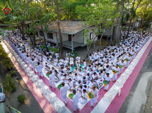 พิธีปลงผมธรรมทายาท โครงการบรรพชาและอุปสมบทหมู่ รุ่นบูชาธรรม 80 ปี หลวงพ่อธัมมชโย ณ หมู่บ้านบรรลุธรรม วัดพระธรรมกาย วันที่ 7 เมษายน พ.ศ. 2567
