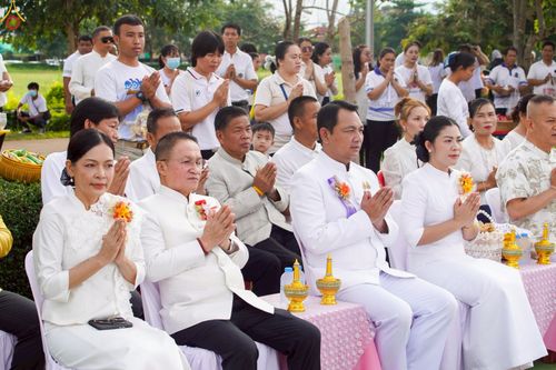 ภาพ No.229818:วันพฤหัสบดีที่ 26 มิถุนายน พ.ศ. 2568 พิธีตักบาตรพระ 1,165 รูป ฉลองก่อตั้งเมืองวานรนิวาส ครบรอบ 164 ปี ณ ถนนวานรนิวาส-อากาศอำนวย อ.วานรนิวาส จ.สกลนคร