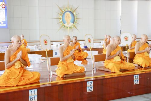 ภาพ No.237922:วันเสาร์ที่ 9 สิงหาคม พ.ศ. 2568 (วันพระ ขึ้น 15 ค่ำ เดือน 9) พิธีบุพเปตพลี ครั้งที่ 168 ร่วมอุทิศบุญแด่หมู่ญาติที่ล่วงลับไปแล้ว และสืบทอดอายุพระพุทธศาสนา ณ หอฉันคุณยายอาจารย์ฯ วัดพระธรรมกาย