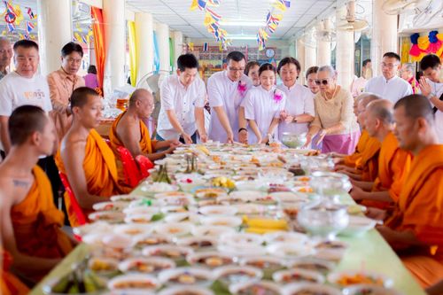 ภาพ No.258646:วันที่ 18 ตุลาคม พ.ศ. 2568 พิธีทอดกฐินสามัคคีทั่วไทย 30,000 วัด โดยคณะศิษยานุศิษย์ บูชาธรรม 81 ปี หลวงพ่อธัมมชโย ณ วัดสามเพลง ต.ปลายกลัด อ.บางซ้าย จ.พระนครศรีอยุธยา