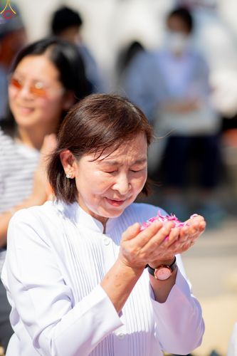 ภาพ No.304149:วันที่ 25 มกราคม พ.ศ. 2569 พิธีต้อนรับพระธรรมยาตรา  รร.สามัคคีราษฏร์บำรุง-วัดพระธรรมกาย ในโครงการธรรมยาตรา กตัญญูบูชา มหาปูชนียาจารย์ พระมงคลเทพมุนี(สด จนฺทสโร) พระผู้ปราบมาร อนุสรณ์สถาน 7 แห่ง ปีที่ 14