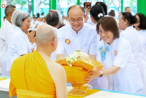 ภาพ No.330843:วันวิสาขบูชา อาทิตย์ที่ 31 พฤษภาคม พ.ศ.2569 พิธีบรรพชาสามเณรอุบาสก 11 ท่าน , พิธีถวายบาตรผ้าไตร และจตุปัจจัยไทยธรรม แด่สามเณร , พิธีอุปสมบทอุทิศชีวิต , พิธีกล่าวคำกัปปิยภัณฑ์  ณ อุโบสถพระไตรปิฎก วัดพระธรรมกาย จังหวัดปทุมธานี
