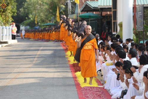 ภาพ No.295186:วันที่ 16 มกราคม พ.ศ. 2569 พิธีต้อนรับพระธรรมยาตรา อนุสรณ์สถานลำดับที่ 4 (ภาพชุดที่ 2) สถานที่เกิดด้วยกายธรรม ณ วัดโบสถ์บน ต.บางคูเวียง จ.นนทบุรี ในโครงการธรรมยาตรา กตัญญูบูชา มหาปูชนียาจารย์ พระมงคลเทพมุนี(สด จนฺทสโร) พระผู้ปราบมาร อนุสรณ์สถาน 7 แห่ง ปี