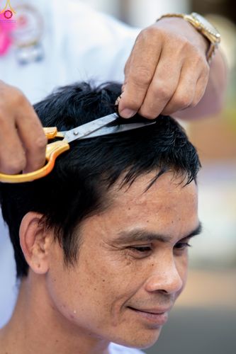 ภาพ No.319746:วันอาทิตย์ที่ 5 เมษายน พ.ศ.2569 พิธีตัดปอยผม และปลงผมนาคธรรมทายาท โครงการบรรพชาและอุปสมบทหมู่ รุ่นบูชาธรรม 82 ปี หลวงพ่อธัมมชโย