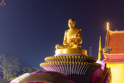 ภาพ No.294310:วันที่ 14 มกราคม พ.ศ. 2569 พิธีตักบาตรพระธรรมยาตรา ณ วัดสองพี่น้อง ต.ต้นตาล อ.สองพี่น้อง จ.สุพรรณบุรี ในโครงการธรรมยาตรา กตัญญูบูชา มหาปูชนียาจารย์ พระมงคลเทพมุนี(สด จนฺทสโร) พระผู้ปราบมาร อนุสรณ์สถาน 7 แห่ง ปีที่ 14