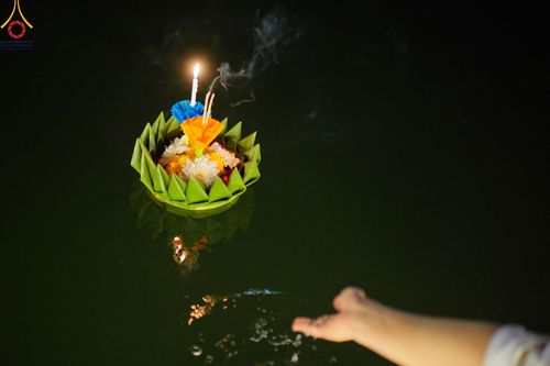 ภาพ No.170347:พิธีลอยกระทงธรรม ณ สระเศรษฐีทะเลบุญ มหาวิหารพระมงคลเทพมุนีฯ วัดพระธรรมกาย วันศุกร์ที่ 15 พฤศจิกายน พ.ศ.2567 (วันเพ็ญ 15 ค่ำ เดือน 12)