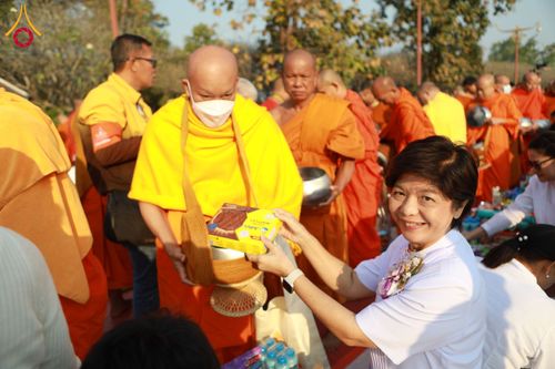 ภาพ No.208702:ตักบาตรพระ 1,743 รูป ครบรอบ 743 ปี นครน่าน ถวายเป็นพุทธบูชา น้อมบุญกุศลอุทิศให้บรรพบุรุษ วันอาทิตย์ ที่ 16 กุมภาพันธ์ พ.ศ. 2568 ณ ถนนคนเดินข่วงเมืองน่าน ต.ในเวียง อ.เมือง จ.น่าน