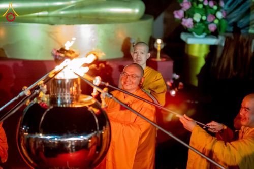 ภาพ No.225759:วันอาทิตย์ที่ 11 พฤษภาคม พ.ศ. 2568 วัดพระธรรมกายแคลิฟอร์เนีย จัดงานวิสาขบูชานานาชาติ และถวายมหาสังฆทานคณะสงฆ์ 120 รูป