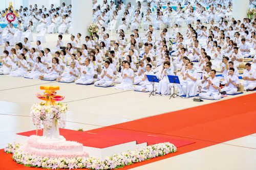ภาพ No.264348:วันอาทิตย์ที่ 2 พฤศจิกายน พ.ศ. 2568 พิธีบูชาข้าวพระ ณ สภาธรรมกายสากล วัดพระธรรมกาย