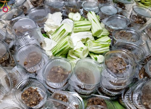 ภาพ No.114529:พิธีถวายภัตตาหารเป็นสังฆทาน แด่คณะพระธรรมยาตรา ปีที่ 12 วันที่ 18 มกราคม พ.ศ. 2567 ณ วัดโบสถ์(บน) บางคูเวียง จ.นนทบุรี