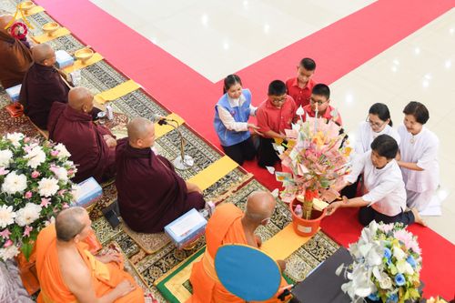 ภาพ No.192466:พิธีทอดผ้าป่าทำนุบำรุงศาสนสถาน ณ วัดศรีเมือง ต.ท่าทราย อ.เมืองสมุทรสาคร จ.สมุทรสาคร ในโครงการธรรมยาตรา กตัญญูบูชา มหาปูชนียาจารย์ พระมงคลเทพมุนี(สด จนฺทสโร) พระผู้ปราบมาร อนุสรณ์สถาน 7 แห่ง ปีที่ 13 วันที่ 9 มกราคม พ.ศ. 2568