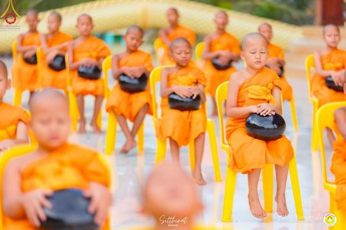 ภาพ No.222197:วันที่ 26-27 เมษายน พ.ศ. 2568 ศูนย์ปฏิบัติธรรมสวนผึ้ง ร่วมกับ ธุดงค์คสถานประจวบคีรีขันธ์ และวัดอ่าวน้อย  จัดกิจกรรมเดินธรรมยาตรา ตักบาตรข้าวสารอาหารแห้ง และจุดประทีปถวายเป็นพุทธบูชา ณ วัดอ่าวน้อย จ.ประจวบคีรีขันธ์