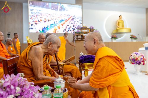 ภาพ No.212479:วันเสาร์ที่ 22 มีนาคม พ.ศ. 2568 พิธีถวายสังฆทานแด่คณะสงฆ์ 323 วัด ปีที่ 21 ครั้งที่ 175 พิธีมอบกองทุนหนุนแรงใจช่วยครูใต้ ปีที่ 18 ครั้งที่ 139 และพิธีทำบุญอุทิศส่วนกุศลให้ผู้วายชนม์ ณ ศูนย์ปฏิบัติธรรมภาคใต้ อำเภอบางกล่ำ จังหวัดสงขลา