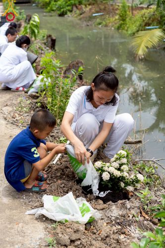 ภาพ No.238587:วันอาทิตย์ที่ 17 สิงหาคม พ.ศ. 2568 พิธีทอดผ้าป่าบำรุงศูนย์อบรมเยาวชนนครปฐม ครบรอบ 14 ปี และพิธีปลูกต้นไม้รอบสระเศรษฐี ณ ศูนย์อบรมเยาวชนนครปฐม