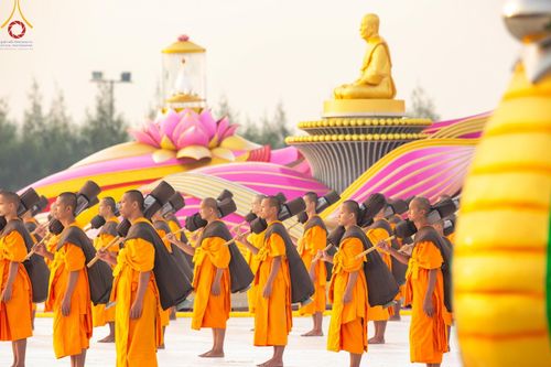 ภาพ No.198655:พระธรรมยาตราปฏิบัติธรรม และถ่ายภาพหมู่ประวัติศาสตร์ ณ อนุสรณ์สถานบางปลา วัดบางปลา อำเภอบางเลน จังหวัดนครปฐม ในโครงการธรรมยาตรา กตัญญูบูชา มหาปูชนียาจารย์ พระมงคลเทพมุนี(สด จนฺทสโร) พระผู้ปราบมาร อนุสรณ์สถาน 7 แห่ง ปีที่ 13 วันที่ 20 มกราคม พ.ศ. 2568