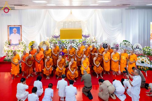 ภาพ No.315210:วันจันทร์ที่ 23 มีนาคม พ.ศ. 2569 พิธีบำเพ็ญกุศล คุณพ่อณรงค์ จินตมากุล  สิริอายุ 99 ปี 11 เดือน โยมบิดา พระครูปลัดรัตนวีรวัฒน์ (รังสฤษดิ์ อิทฺธิจินตโก) ที่ปรึกษาเจ้าคณะจังหวัดปทุมธานี เจ้าอาวาสวัดพระธรรมกาย  ณ ห้องปลูกศรัทธา 2 วัดพระธรรมกาย ปทุมธานี