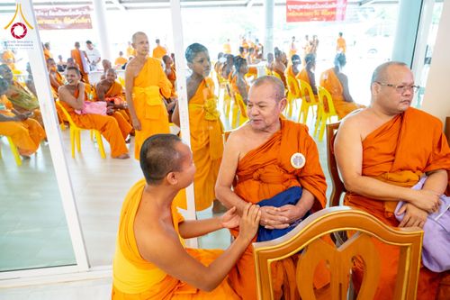 ภาพ No.225971:วันเสาร์ที่ 24 พฤษภาคม พ.ศ. 2568 พิธีถวายสังฆทาน 323 วัด ปีที่ 21 ครั้งที่ 177 พิธีมอบกองทุนหนุนแรงใจช่วยครูใต้ ปีที่ 18 ครั้งที่ 141 และพิธีทำบุญอุทิศส่วนกุศลให้ผู้วายชนม์ ณ ศูนย์ปฏิบัติธรรมภาคใต้ จ.สงขลา