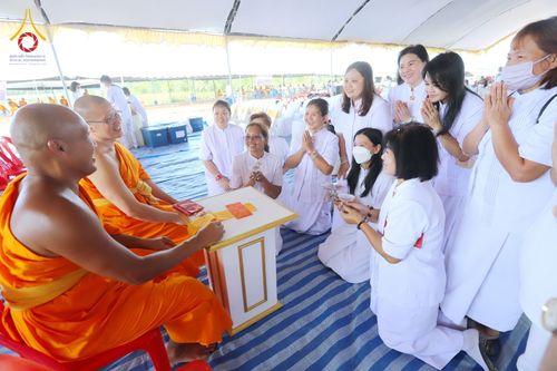 ภาพ No.76242:พิธีกลั่นแผ่นดินสร้างมหาเจดีย์ปัตตานี , พิธีตักบาตรแด่พระภิกษุสงฆ์ 159 รูป ,  พิธีทอดผ้าป่า , พิธีโปรยรัตนชาติ ,  พิธีจุดประทีปถวายเป็นพุทธบูชา ณ ศูนย์อบรมเยาวชนปัตตานี จ.ปัตตานี วันอาทิตย์ที่ 5 กุมภาพันธ์ พ.ศ.2566