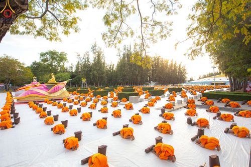 ภาพ No.186974:พระธรรมยาตราปฏิบัติธรรม และถ่ายภาพหมู่ประวัติศาสตร์ ปีที่ 13 ณ ลานทิศตะวันออก มหาวิหารพระมงคลเทพมุนี วัดพระธรรมกาย จ.ปทุมธานี วันเสาร์ที่ 28 ธันวาคม พ.ศ. 2567