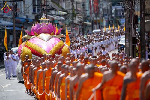 ภาพ No.211413:วันอาทิตย์ที่ 16 มีนาคม พ.ศ. 2568 ธรรมยาตราอัญเชิญพระบรมสารีริกธาตุ รอบเมืองปัตตานี ประดิษฐาน ณ ปทุมเจดีย์ เจดีย์พระพุทธเจ้า 5 พระองค์  ศูนย์อบรมเยาวชนปัตตานี