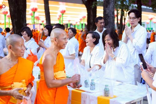 ภาพ No.250685:วันอังคารที่ 7 ตุลาคม พ.ศ. 2568 พิธีมหาปวารณาออกพรรษา ณ โบสถ์พระไตรปิฎก วัดพระธรรมกาย