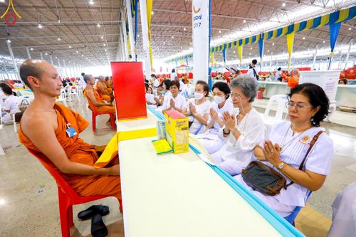 ภาพ No.147102:พิธีมุทิตาสักการะพระภิกษุ ผู้สอบได้เปรียญธรรม 9 ประโยคระดับโลกปีที่ 36, พิธีมอบโล่เกียรติยศและทุนการศึกษา สำนักเรียนบาลีดีเด่นทั่วประเทศ, พิธีถวายมหาสังฆทานคณะสงฆ์ 2,000 กว่าวัด ทั่วประเทศ ปีที่ 24, พิธีถวายไทยธรรมคณะสงฆ์ 323 วัด 4 จังหวัดชายแดนภาคใต้