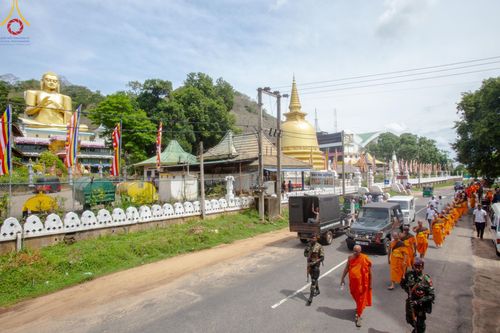 ภาพ No.139908:PhotoStory มหาศรัทธา ธรรมยาตราศรีลังกา EP.2 พิธีเปิดโครงการสยาม-ลังกา ธรรมยาตรา ฉลองเทศกาลวิสาขบูชาแห่งชาติ ศรีลังกา บูชาธรรม 80 ปีหลวงพ่อธัมมชโย เมื่อวันที่ 17 พฤษภาคม พ.ศ. 2567