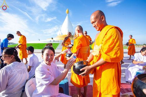 ภาพ No.211965:วันจันทร์ที่ 17 มีนาคม พ.ศ. 2568 พิธีตักบาตรพระกว่า 300 รูป ฉลองพิธีประดิษฐานพระบรมสารีริกธาตุ ณ ปทุมเจดีย์ เจดีย์พระพุทธเจ้า 5 พระองค์ ศูนย์อบรมเยาวชนปัตตานี บ้านโคกดีปลี ตำบลตุยง อำเภอหนองจิก จังหวัดปัตตานี