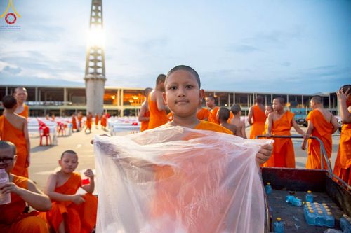 ภาพ No.218827:วันศุกร์ที่ 18 เมษายน พ.ศ. 2568 การเตรียมงานในลานธรรม , พระมหาธรรมกายเจดีย์ เพื่องานวันคุ้มครองโลก 22 เมษายน พ.ศ. 2568