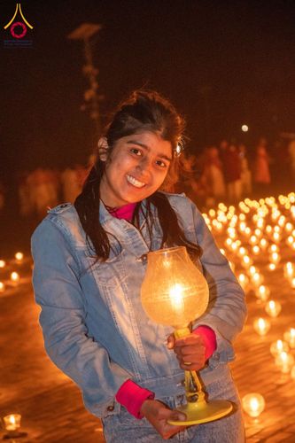 ภาพ No.130670:พิธีจุดโคมประทีปถวายเป็นพุทธบูชา ในโครงการบรรพชา 1,250 รูป ณ มหาวิหารมายาเทวี แดนประสูติ สวนลุมพินี ประเทศเนปาล วันที่ 9 มีนาคม พ.ศ. 2567