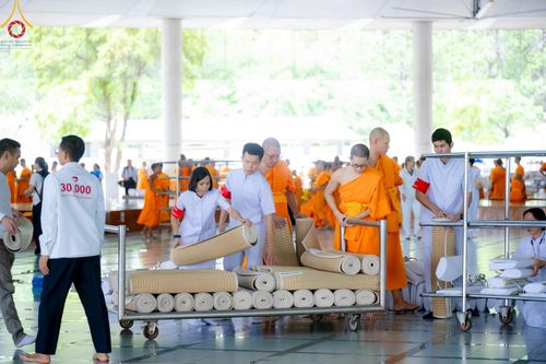 ภาพ No.182389:พิธีถวายภัตตาหารเมนูสวรรค์ "เพื่อการบรรลุธรรม" วันเสาร์ที่ 14 ธันวาคม พ.ศ. 2567 ณ หอฉันคุณยายอาจารย์ฯ วัดพระธรรมกาย