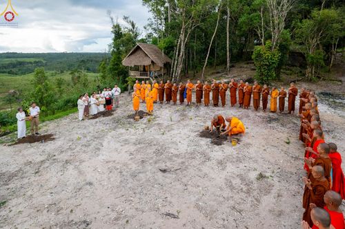 ภาพ No.92004:5 งานมหัคคตกุศล ณ วัดสิริวิเวก แขวงจำปาสัก สปป. ลาว วันที่ 1 พฤศจิกายน พ. ศ. 2566