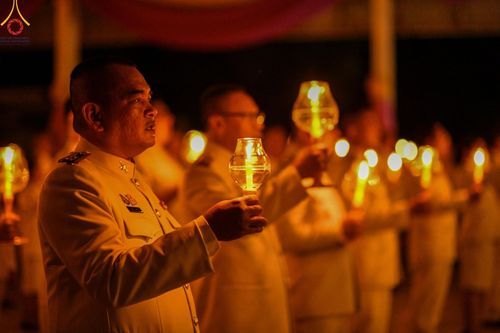 ภาพ No.139010:กิจกรรมเฉลิมพระเกียรติ สมเด็จพระนางเจ้าฯ พระบรมราชินี เนื่องในโอกาสวันเฉลิมพระชนมพรรษา พิธีเจริญพระพุทธมนต์ , ทำบุญตักบาตรพระสงฆ์ ถวายพระราชกุศล , พิธีถวายเครื่องราชสักการะ , และพิธีจุดเทียนถวายพระพรชัยมงคล วันที่ 3 มิถุนายน พ.ศ. 2567 ณ อาคารโถงช้าง วัดพ