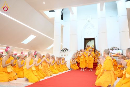 ภาพ No.233194:วันที่ 11 กรกฏาคม พ.ศ. 2568 พิธีอธิษฐานพรรษา ของคณะสงฆ์ ณ โบสถ์พระไตรปิฎก วัดพระธรรมกาย ต.คลองสาม อ.คลองหลวง จ.ปทุมธานี