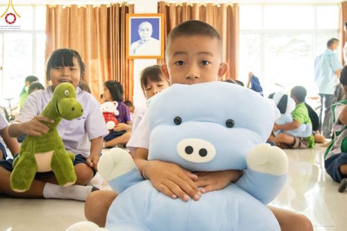 ภาพ No.104949:วันรวมพลังเด็กดี V-star ผู้นำฟื้นฟูศีลธรรมโลก จังหวัดกำแพงเพชร ณ ศูนย์ปฏิบัติธรรมกำแพงเพชร ในอุปถัมภ์พระพรหมวชิรปัญญาจารย์ วันที่ 22 ธันวาคม พ.ศ. 2566