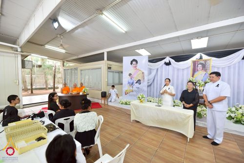 ภาพ No.267609:วันที่ 7 พฤศจิกายน พ.ศ. 2568 พสกนิกรอำเภอคลองหลวง รวมใจบำเพ็ญกุศลปัณรสมวาร (15 วัน) อุทิศถวายเป็นพระราชกุศลแด่ “สมเด็จพระพันปีหลวง” ณ วัดพระธรรมกาย