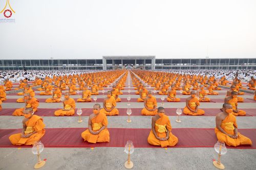 ภาพ No.122023:พิธีจุดประทีปถวายเป็นพุทธบูชา และบูชาธรรมมหาปูชนียาจารย์ พระมงคลเทพมุนี(สด จนฺทสโร) ในโครงการธรรมยาตรา กตัญญูบูชา มหาปูชนียาจารย์ พระมงคลเทพมุนี(สด จนฺทสโร) พระผู้ปราบมาร อนุสรณ์สถาน 7 แห่ง ปีที่ 12 วันที่ 31 มกราคม พ.ศ. 2567 ณ วัดพระธรรมกาย จ.ปทุมธานี
