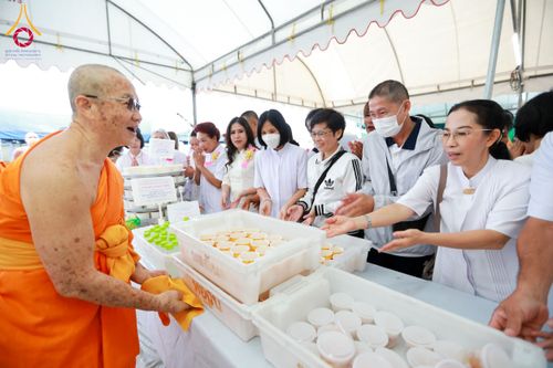 ภาพ No.118092:พิธีถวายภัตตาหารเป็นสังฆทาน แด่คณะพระธรรมยาตรา ปีที่ 12 วันที่ 24 มกราคม พ.ศ. 2567 ณ อนุสรณ์สถานบางนางแท่น จ.นครปฐม