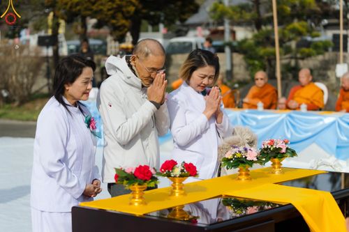 ภาพ No.132225:พิธีประดิษฐานยอดอุโบสถ บูชาธรรม 80 ปี หลวงพ่อธัมมชโย ณ วัดพระธรรมกายโทชิหงิ ประเทศญี่ปุ่น วันอาทิตย์ที่ 24 มีนาคม พ.ศ. 2567