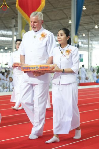 ภาพ No.167751:พิธีทอดกฐิน และ พิธีกรานกฐิน ในวันอาทิตย์ที่ 3 พฤศจิกายน พ.ศ. 2567 ณ วัดพระธรรมกาย จ.ปทุมธานี